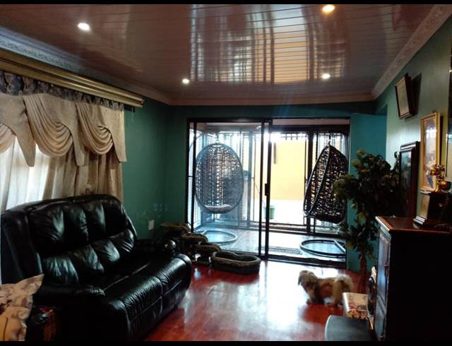 3 BEDROOM HOUSE FOR SALE IN LENASIA SOUTH